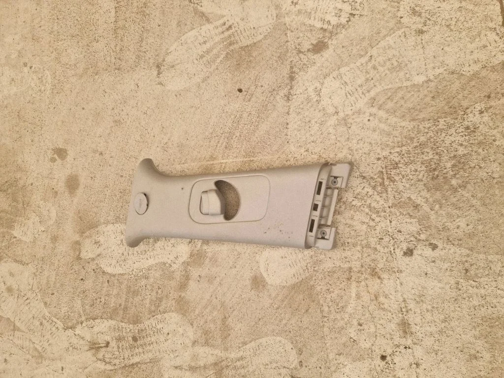 (B) piilari kate (ülemine) 858303U010