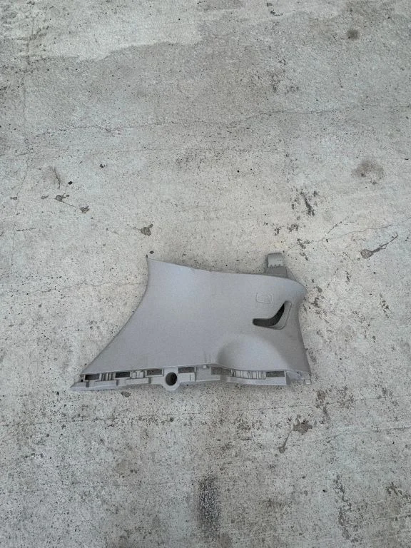 (C) piilari kate – Honda HR-V (2015-2020)