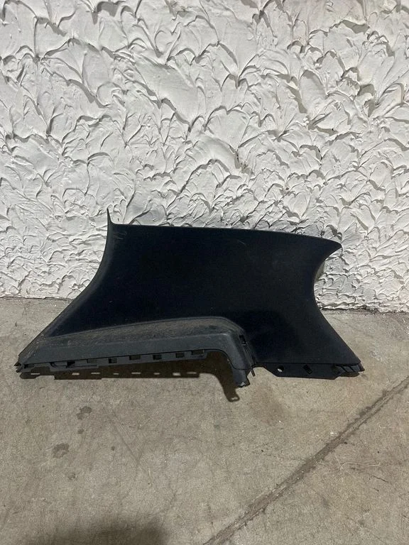 (D) piilari kate (ülemine) – Ford Focus (2018-)