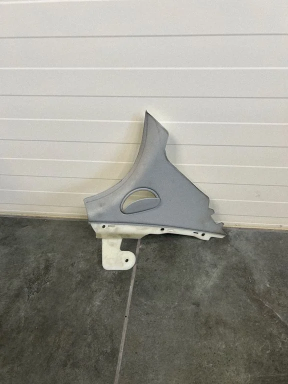 (D)pillar trim (top) 8X23F519A97