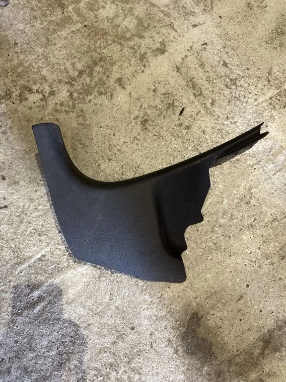 Foot area side trim 8P0867271B