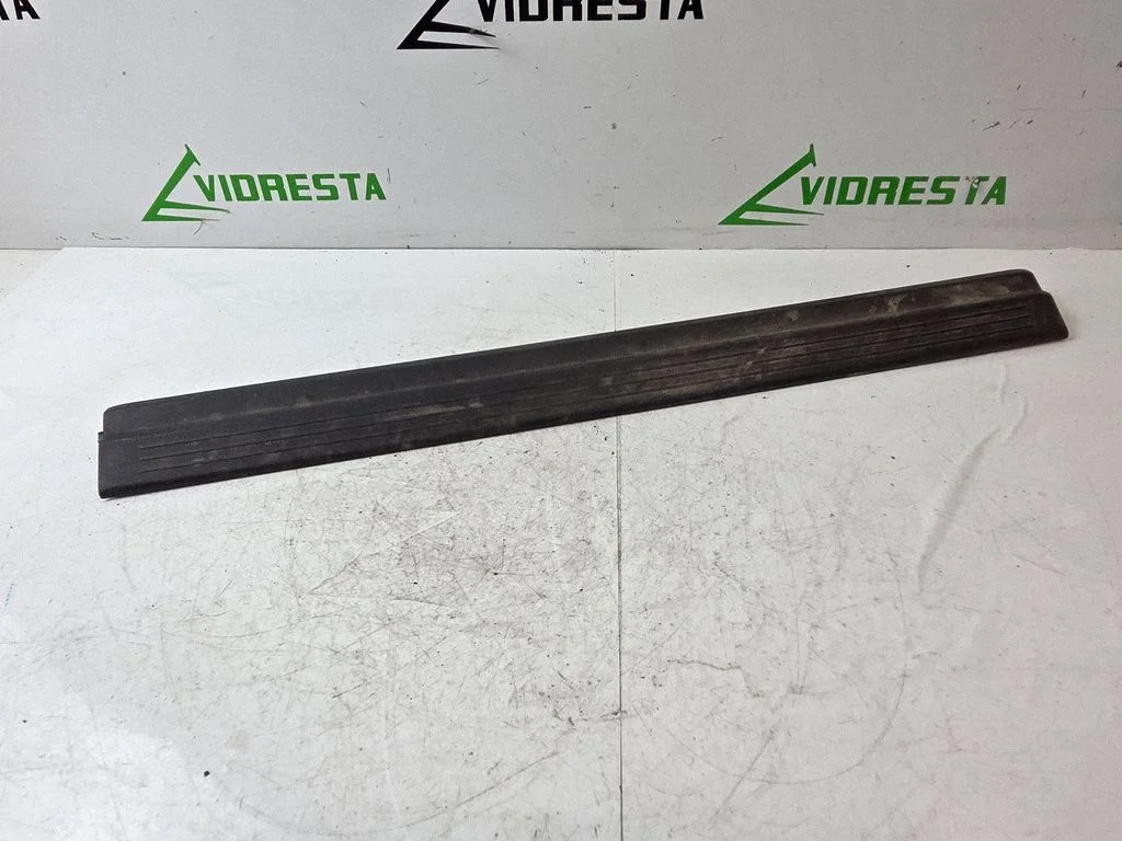 Front sill trim cover 2126860236