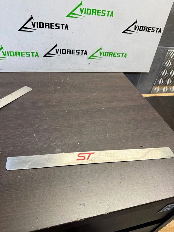 Front sill trim cover – Ford Focus (2018-)
