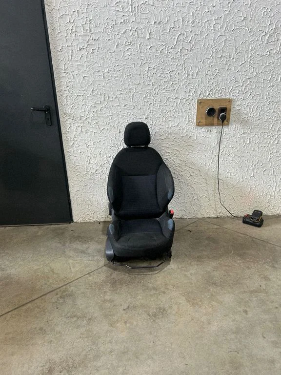 Front passenger seat