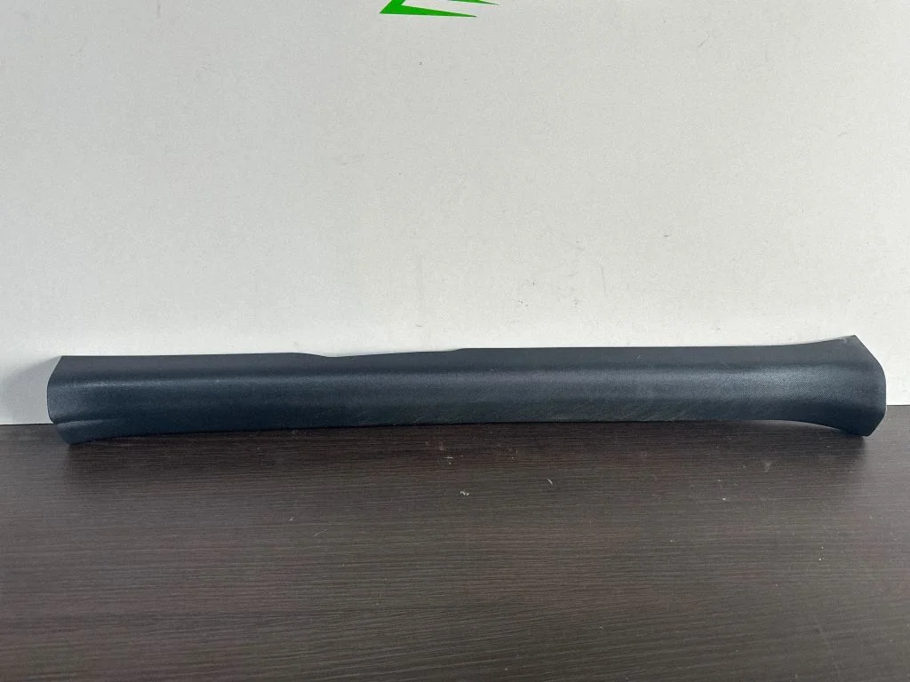 Listwa progowa przednia (wewnętrzna) 6791305060