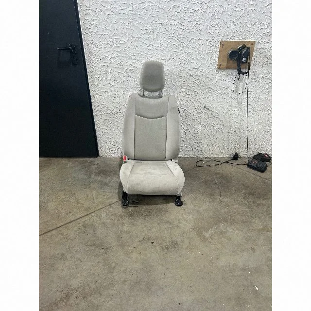 Fotel kierowcy – Nissan Leaf I (ZE0) (2010-2017)