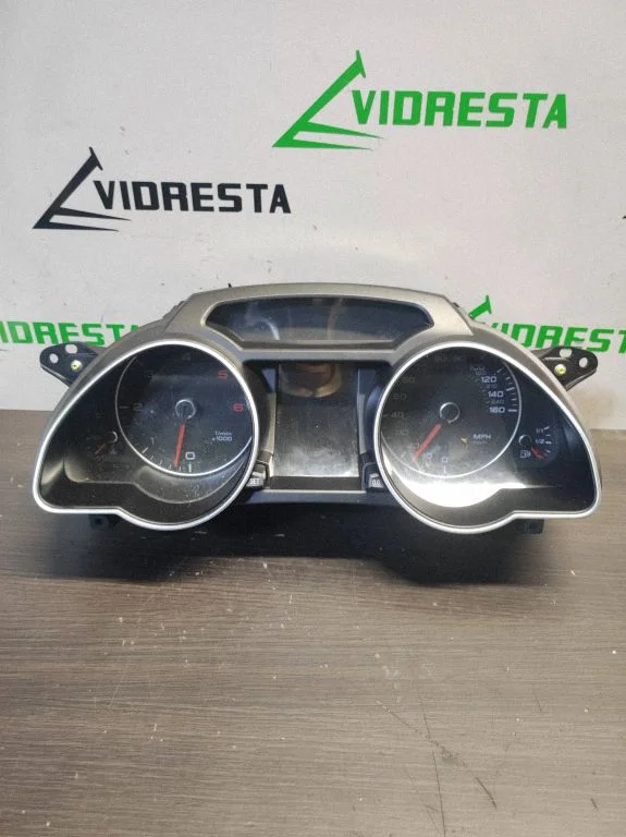 Spidometrs (instrumentu panelis) 8T0920983M