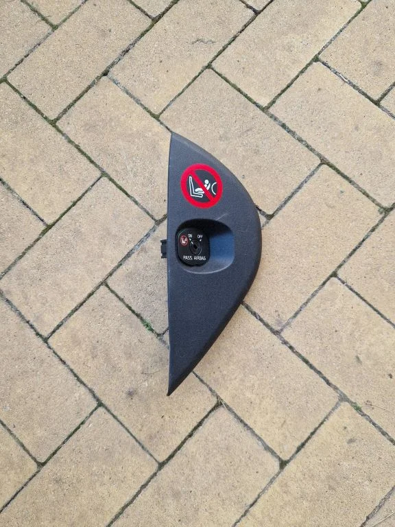 Passenger airbag on/off switch – Volvo V60 (2011-2013)