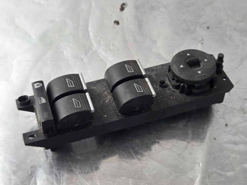 Elektriaknate lüliti F1ET14A132JB