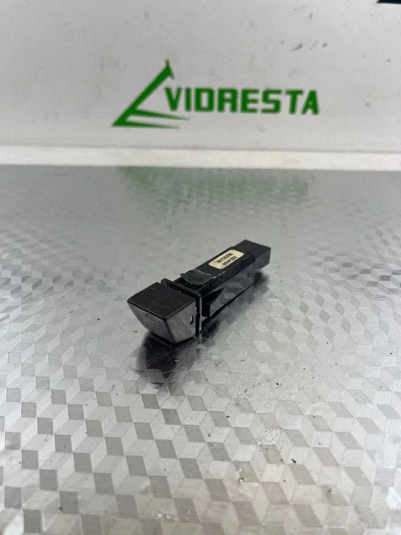 Hazard light switch 30739296