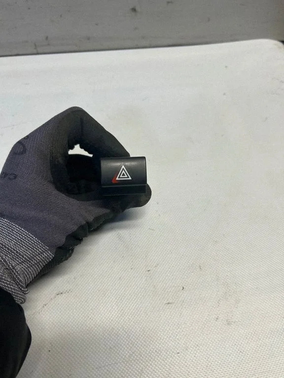 Hazard light switch 96781018ZD