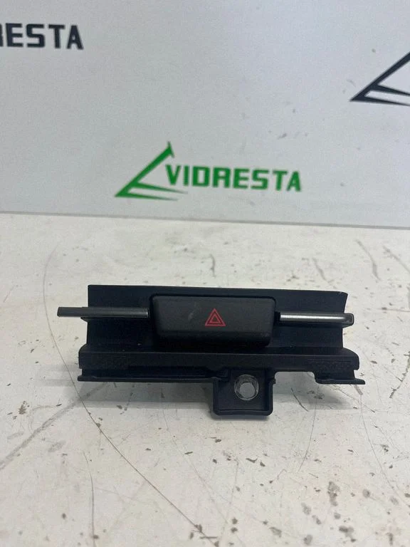 Avārijas gaismu slēdzis DA6T55311