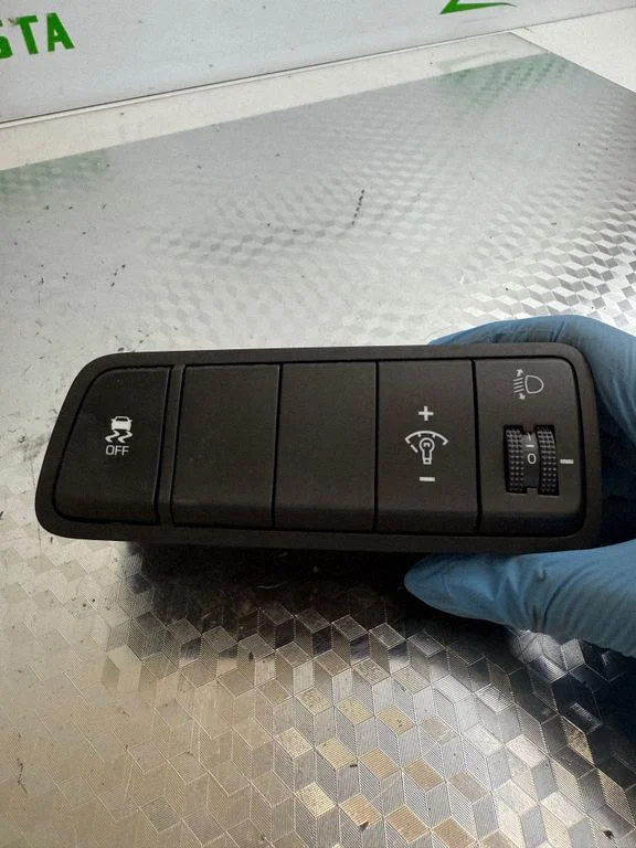 Pozostałe przełączniki i pokrętła – Hyundai Tucson TL (2015-)