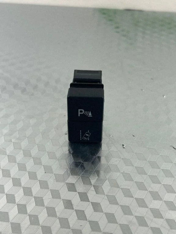 Pozostałe przełączniki i pokrętła M51686