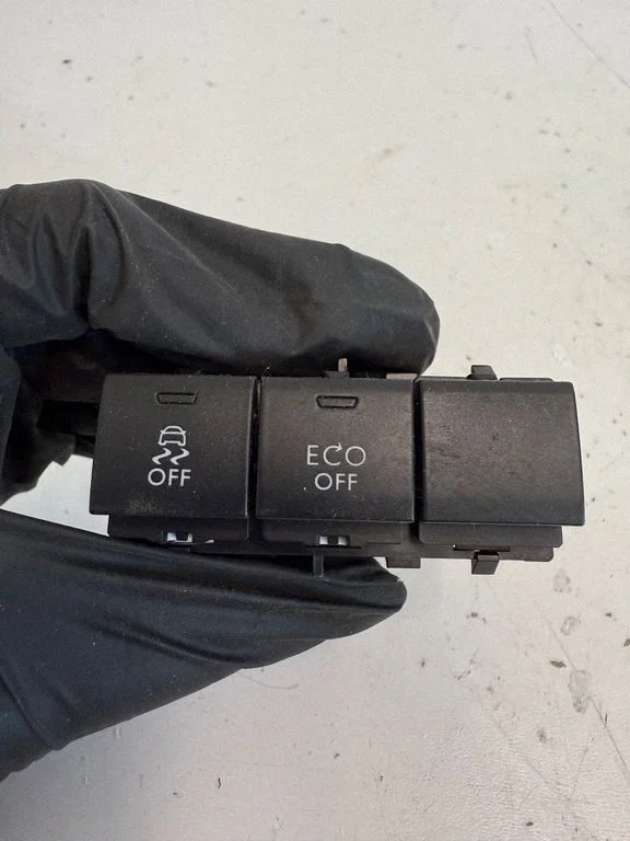 Other switches/knobs/shifts 98033305ZD