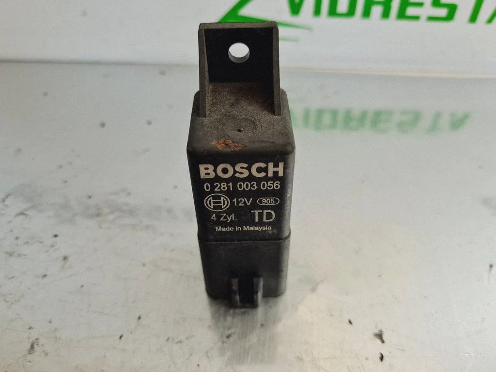 Glow plug pre-heat relay