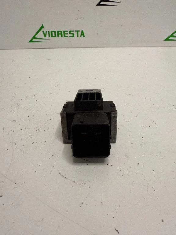 Glow plug pre-heat relay PA66GF30