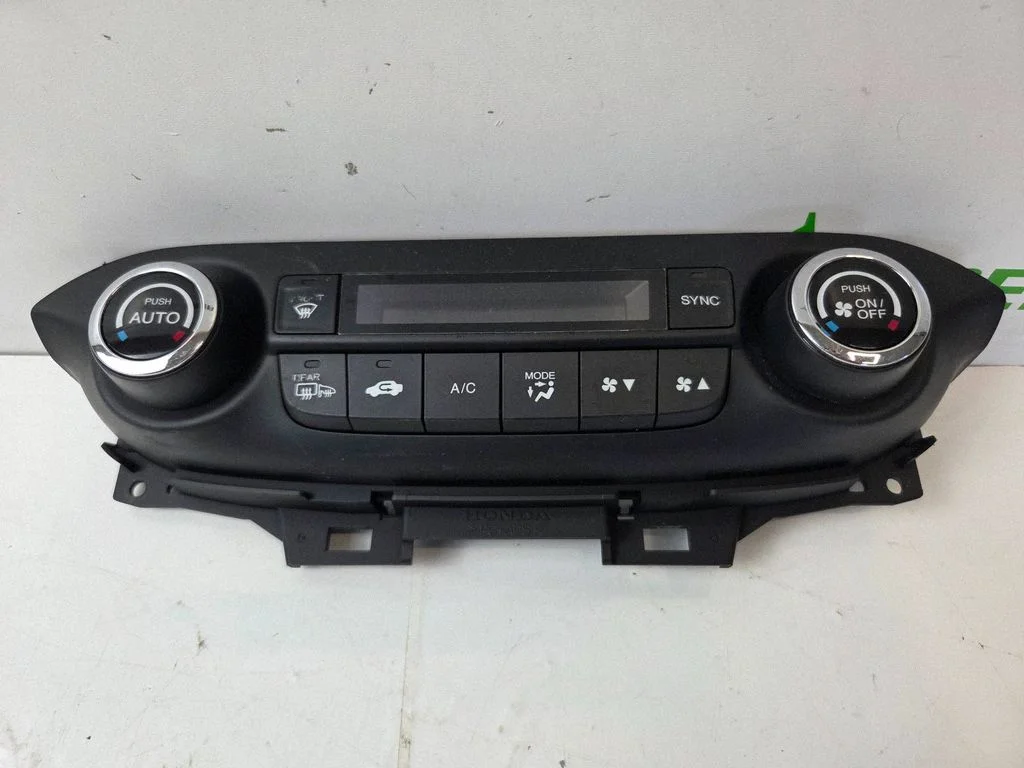 Climate control unit – Honda CR-V (2013-2016)