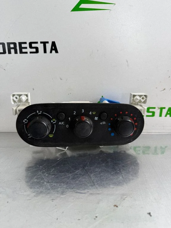 Climate control unit – Opel Vivaro (2014-2018)