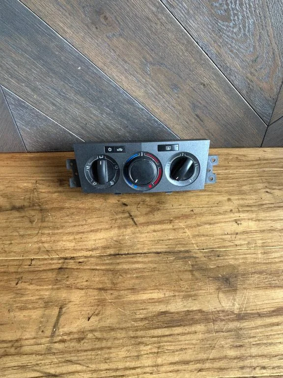 Climate control unit – Opel Antara (2006-2016)