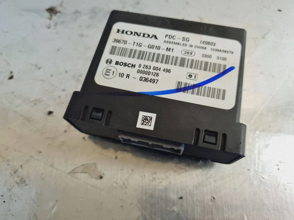 Parkimisandurite (PDC) juhtplokk – Honda CR-V (2013-2016)