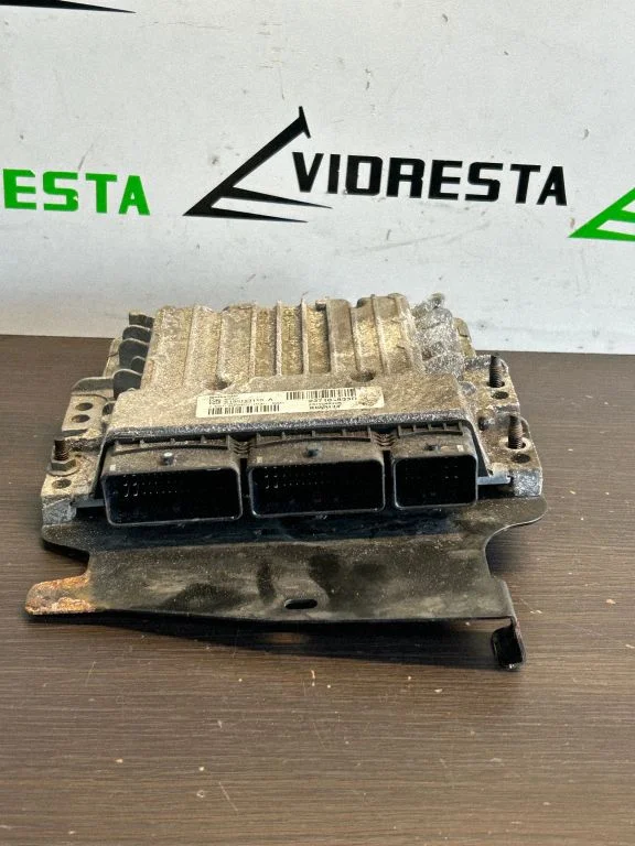 Engine control unit/module 237104832R