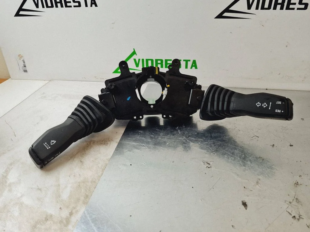 Wiper turn signal indicator stalk/switch 206008047