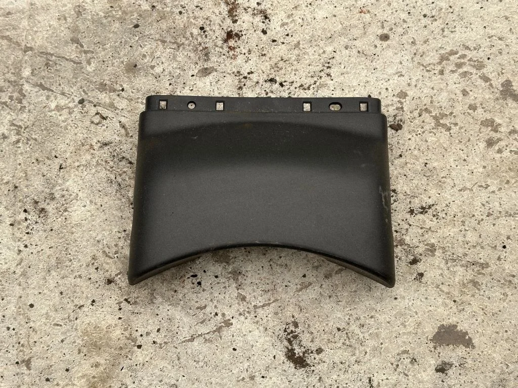 Steering wheel column trim 8648402