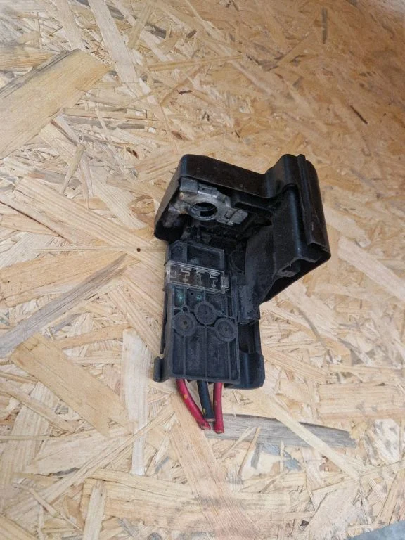 Plussjuhtmete ühendussõlm 38240T5A003