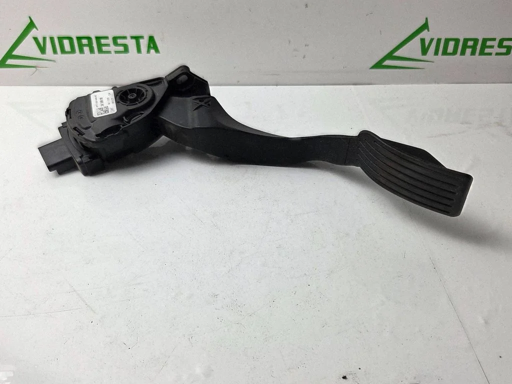 Accelerator throttle pedal 3638808