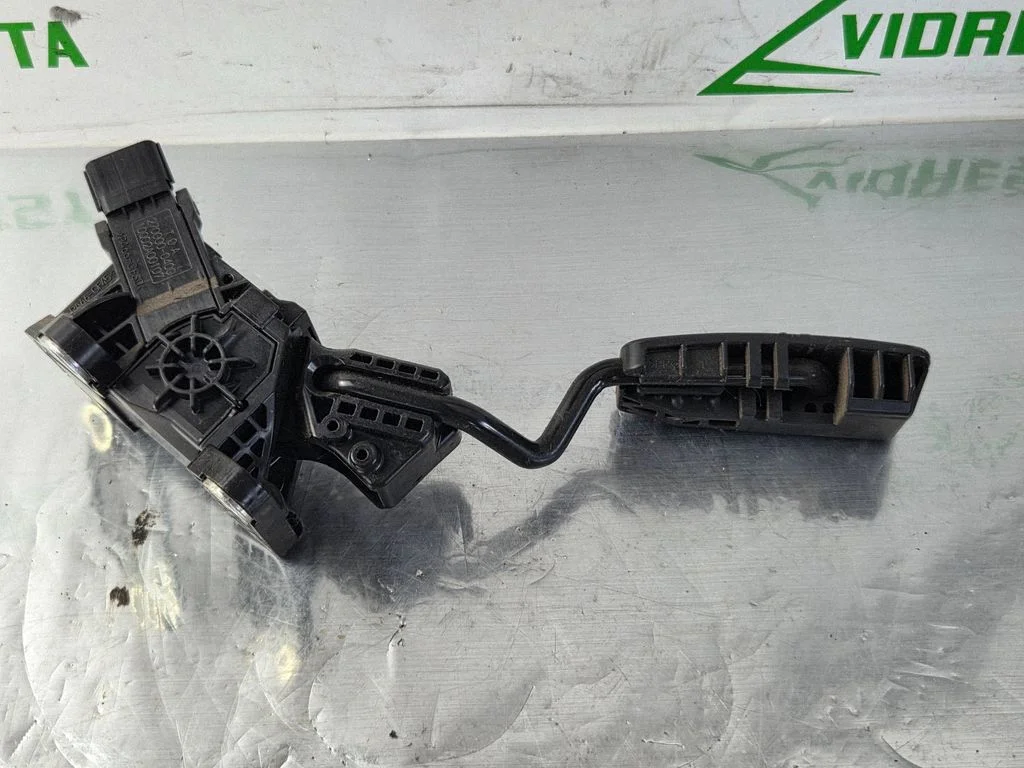 Accelerator throttle pedal – Honda CR-V (2013-2016)