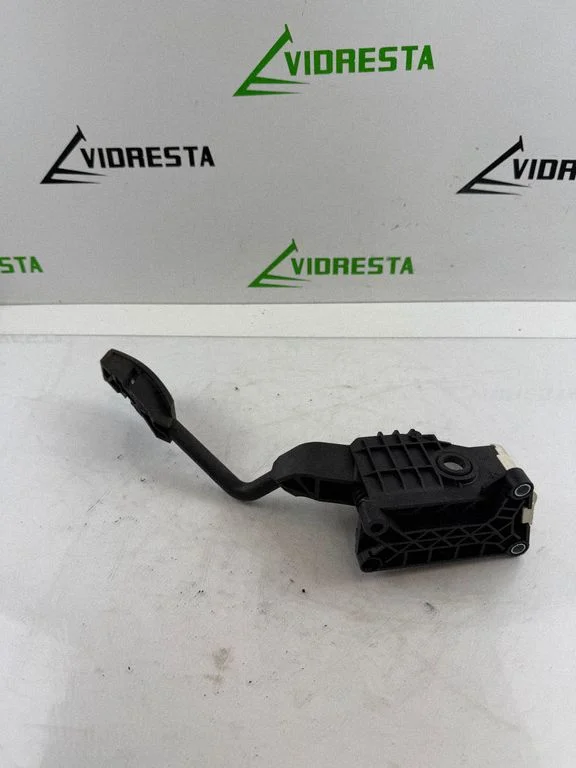 Akseleratora pedālis 13305805