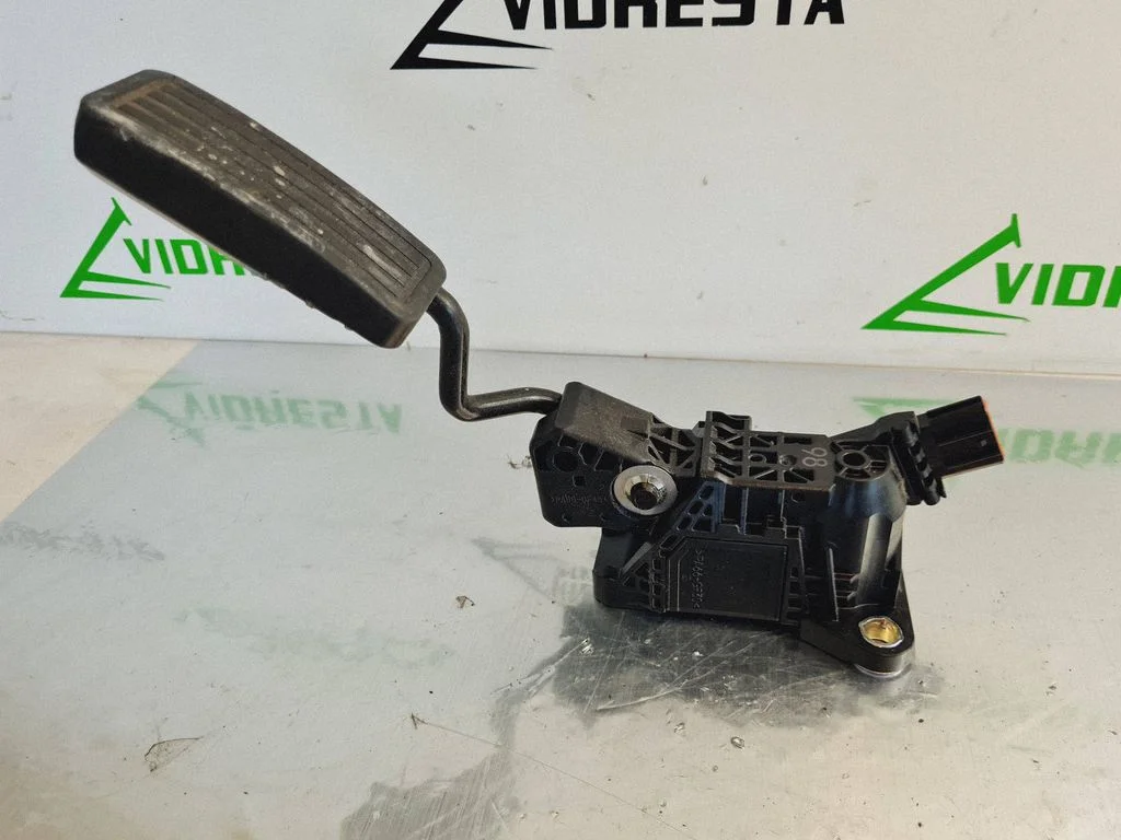 Accelerator throttle pedal – Honda CR-V (2013-2016)