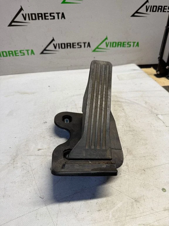 Akseleratora pedālis 6PV31204109