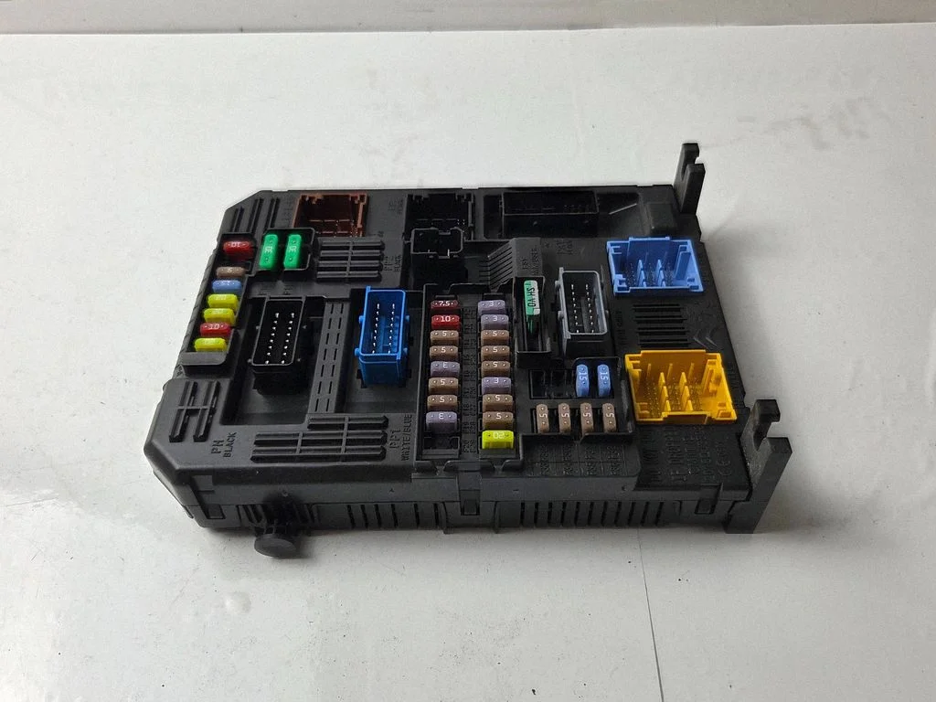 Fuse box set 9832880280