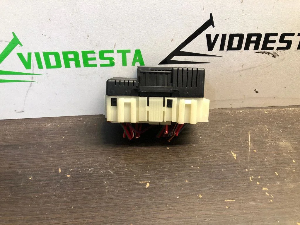 Fuse box set 6G9T14C507AB