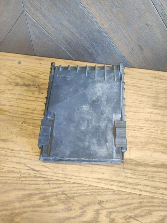 Fuse box cover 1K0937132F
