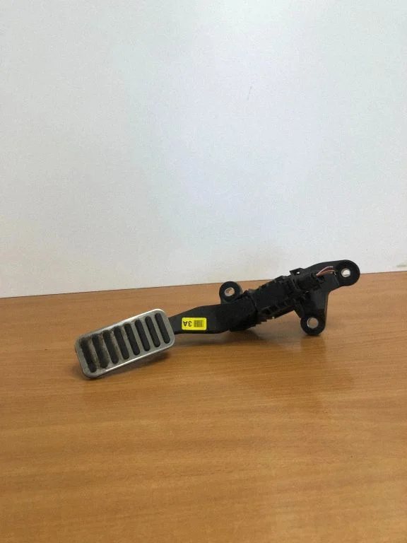 Akseleratora pedālis 32700XXXXX