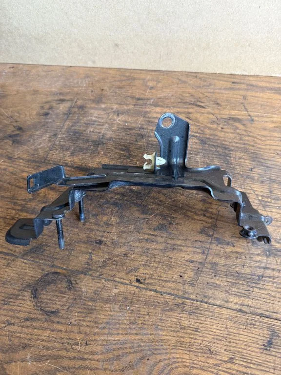 Battery bracket – Honda CR-V (2013-2016)