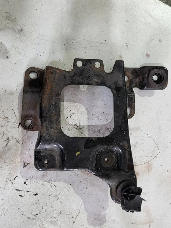 Battery bracket