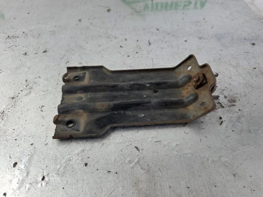 Battery bracket