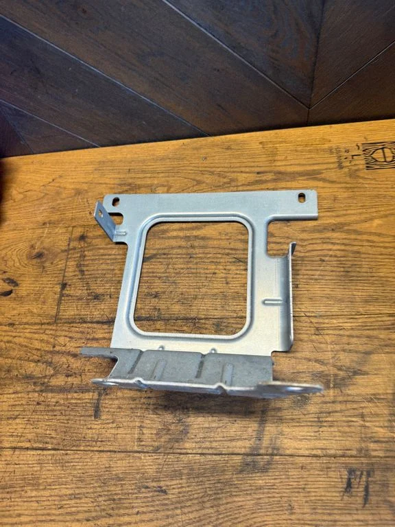 Battery bracket