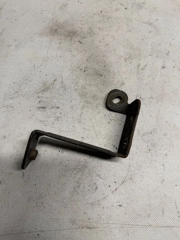 Battery bracket