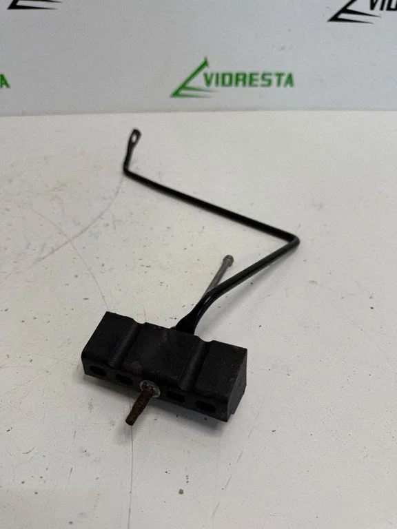 Battery bracket