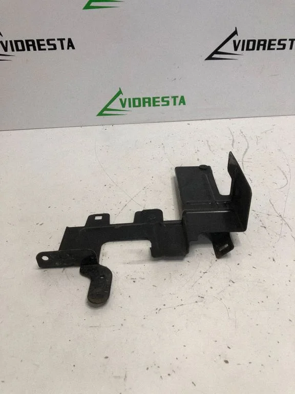 Battery bracket