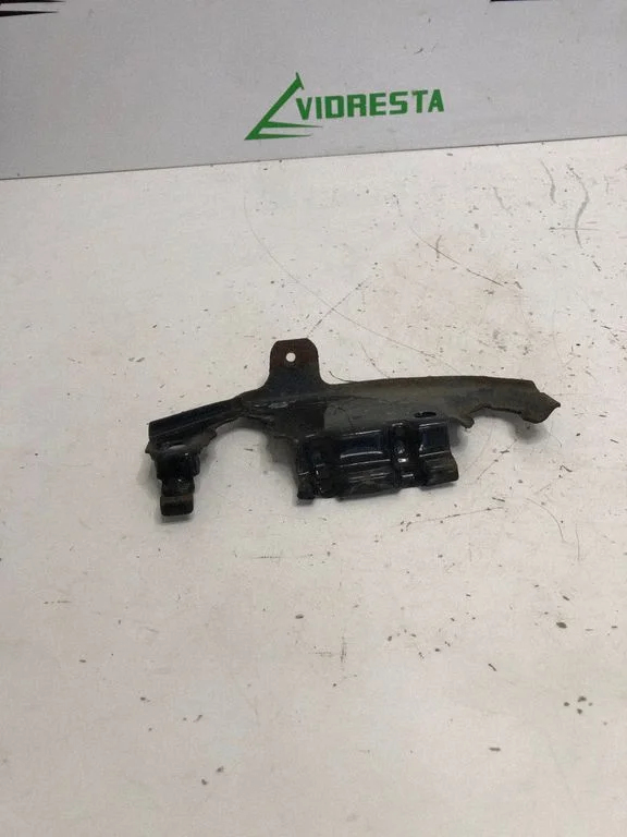 Battery bracket