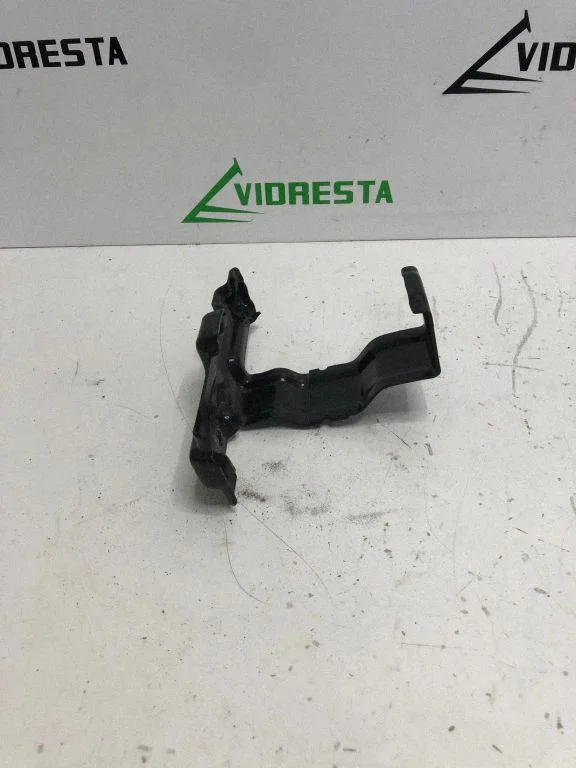 Battery bracket
