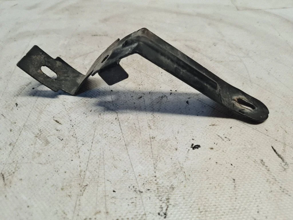 Cita motora nodalījuma detaļa A6221510100