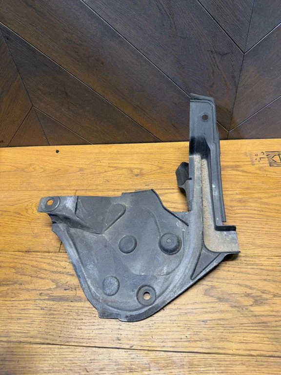 Cita motora nodalījuma detaļa JX7BA01628CB
