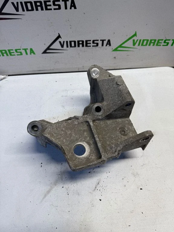 Cita motora nodalījuma detaļa